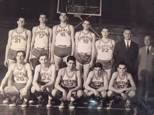 La squadra Junior del 1964 con il presidente Bogoncelli ed il ds. Casati