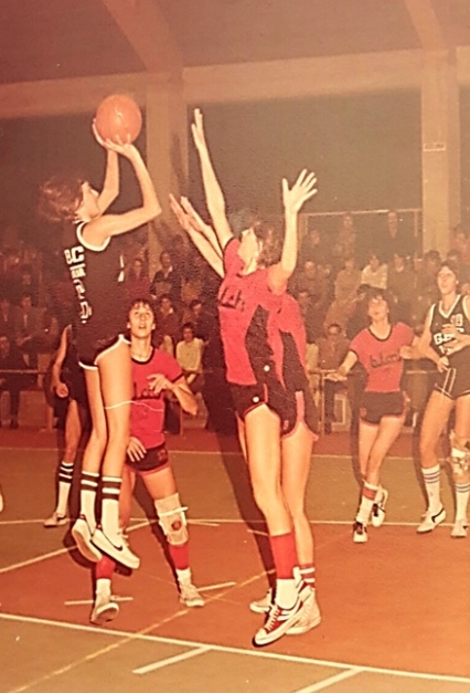 Tiro in sospensione di Antonella Galimberti nel derby contro il Geas (per gentile concessione di Antonella Galimberti)