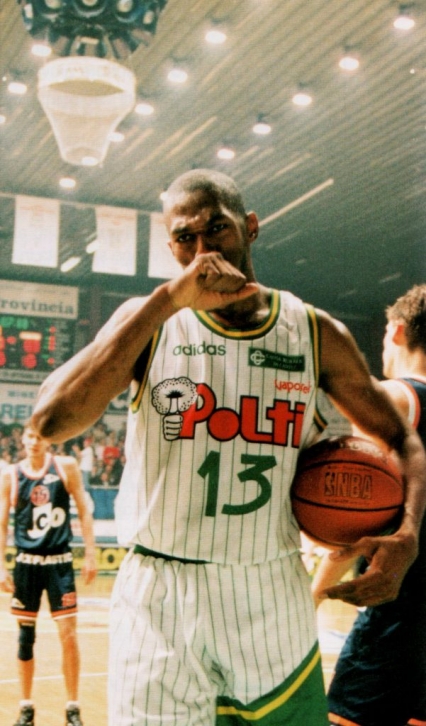 Thurl Bayley nell'anno di A2 con la Polti Cantù (foto cantubasketcamp.com)