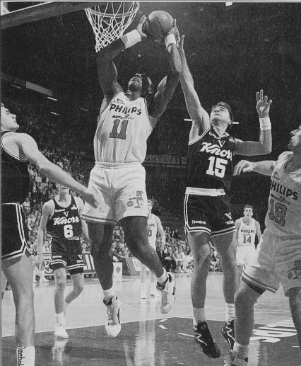 Darryl Dawkins in maglia Philips