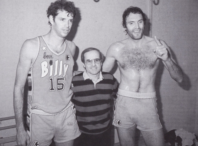 John Gianelli, Dan Peterson e Dino Meneghin festeggiano lo scudetto 1982