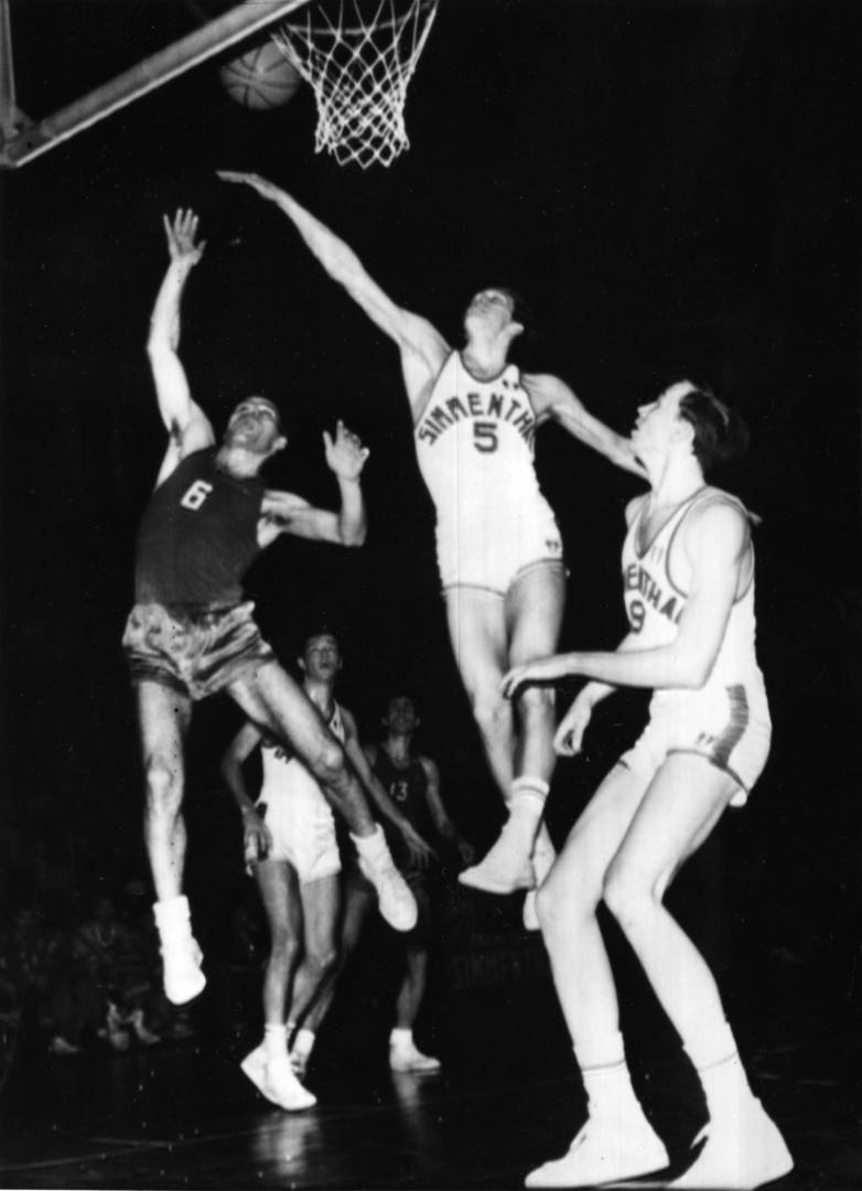 Giulio Iellini e Skip Thoren in difesa in Coppa Campioni